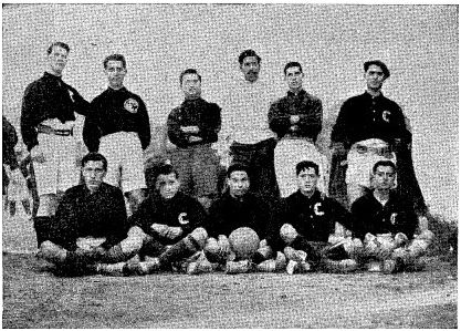 Equipo del Foot-ball Club “España” (Los Deportes, 15 de marzo de 1910, p. 70).
