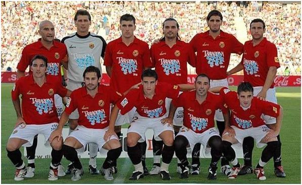 Formación 2006-07: Arriba: Pinilla, Bizzarri, Juan, Abel Buades, Llera, Matellán. Agachados: Campano, Carlos Merino, Ruz, David García, Portillo.