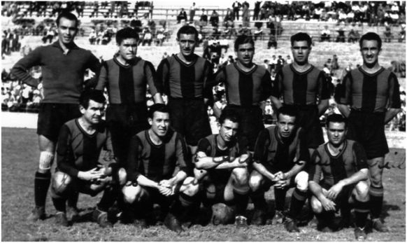 Formación 1946-47: Arriba: Alberto, Llopis, Salvador, Villagrasa, Estellés. Navarro. Agachados: Iturraspe, Dolz, Escrivá, Martínez Catalá, Botella.