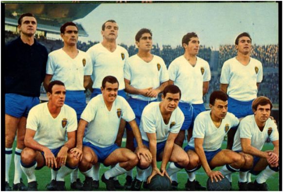 Formación 1965-66: Arriba: Yarza, Cortizo, Santamaría, Reija, Isasi, Violeta. Agachados: Canario, Endériz, Marcelino, Pais, Lapetra.