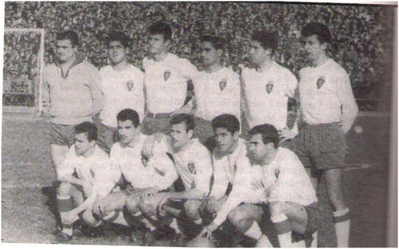 Formación 1961-62: Arriba: Yarza, Reija, A. González, Cortizo, Isasi, Pepín. Agachados: Miguel, Duca, Murillo, Seminario, Carlos Lapetra.