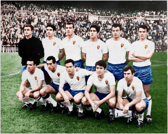 Formación Copa del Generalísimo 1965-66: Arriba: Yarza, Irusquieta, Santamaría, Reija, Pais, Violeta. Agachados: Canario, Santos, Marcelino, Villa, Lapetra.