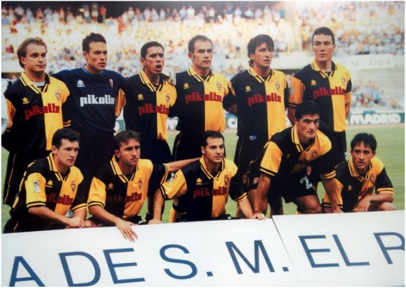 Campeón Copa del Rey 2000-01: Arriba: Jamelli, Láinez, Rebosio, Paco Jémez, José Ignacio, Aguado. Agachados: Gurenko, Juanele, Vellisca, Acuña, Pablo.