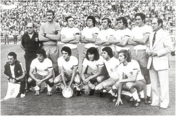 Subcampeón Copa Rey 1975-76: Arriba: Junquera, J.M.González, Blanco, Royo, Heredia, José González. Agachados: Rubial, García Castany, Diarte, Arrúa, Simarro.