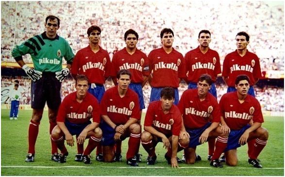 Subcampeón de Copa del Rey 1992-93. Arriba: Cedrún, Gay, Juliá, Moisés, Poyet, Aguado. Agachados: Belsué, Solana, Higuera, Esteban, García Sanjuán.
