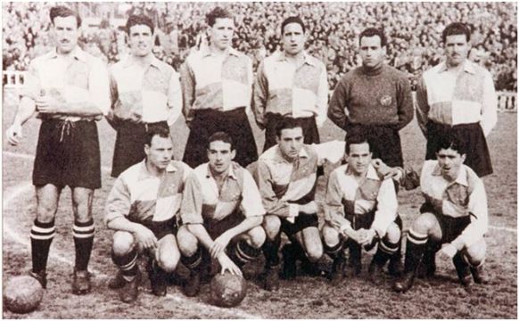 Formación 1946-47: Santacatalina, Cerveró, Modol, Bayo, Pujol R., Telechea. Agachados: Navarro J., Toni, Vázquez, Pallàs, Mario.
