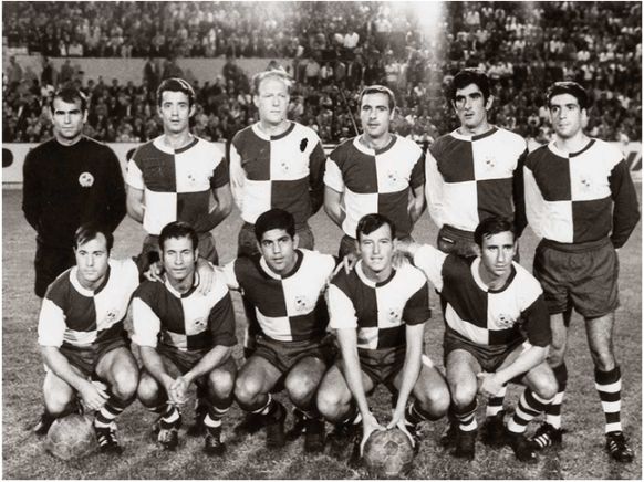 Formación 1967-68. Arriba: Martínez J., Isidro, Pini, Casado, Marañón R., Montesinos. Agachados: Vall, Paláu, Seminario, Vidal A.; Zaballa.