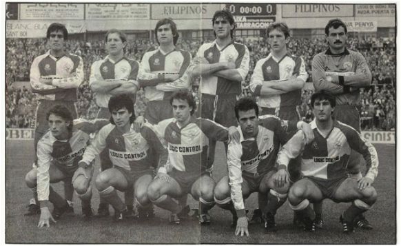 Formación 1986-87. Arriba: Saura, Perico Alonso, Sánchez Fr., Costa, Roca, Manzanedo. Agachados: Nacho, Hicks, Llabrés, Lino, Maestre.