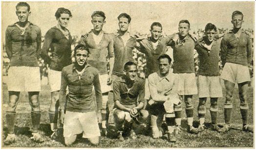 El equipo del Imperio que se proclamó campeón de España amateur en 1932. Arriba a la izquierda Emilo Villa (1) y Avelino Villanueva (2). (Semanario Grafico AS)